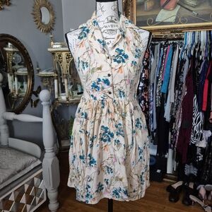 Mimi Chica Lace-Back Floral Print Dress Small